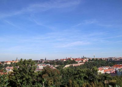 Auf dem Vyšehrad in Prag 25 blick vom vysehrad zum prager fernsehturm 7023
