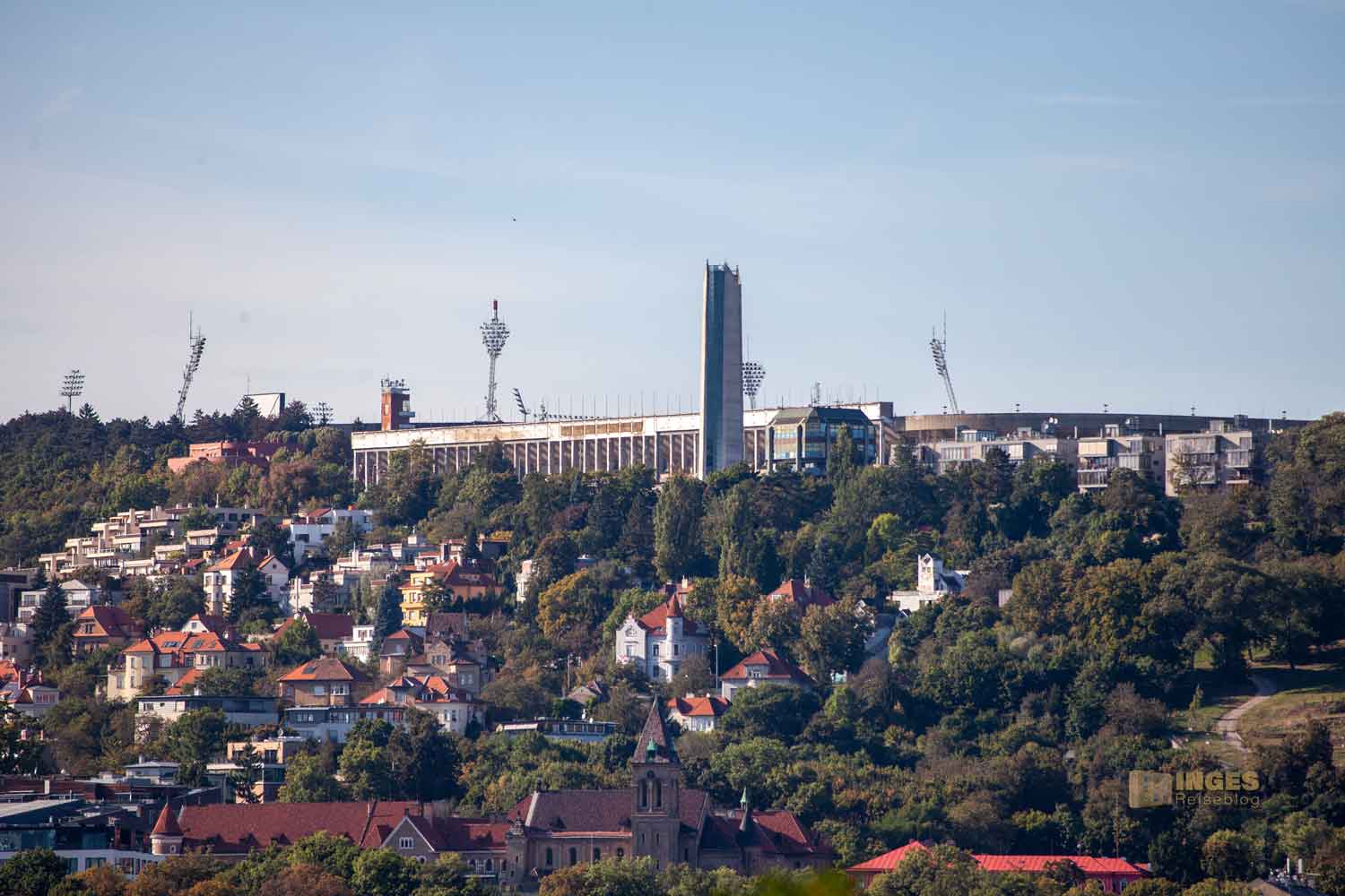 blick vom vysehrad zum strahov stadion und strahov tower 0270 blick vom vysehrad zum strahov stadion und strahov tower 0270