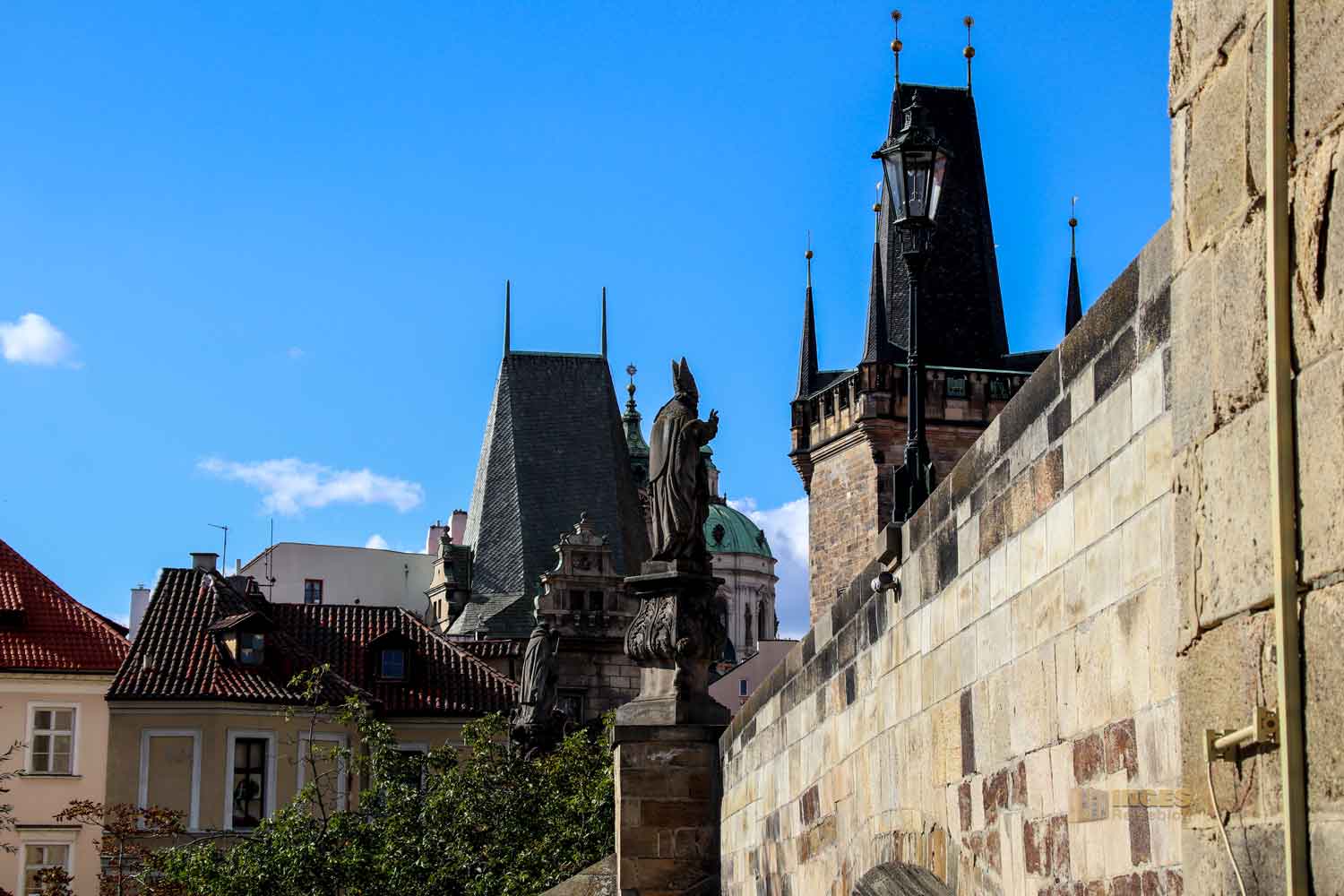 blick von der karlsbruecke auf die kleinseite in prag 6681 blick von der karlsbruecke auf die kleinseite in prag 6681
