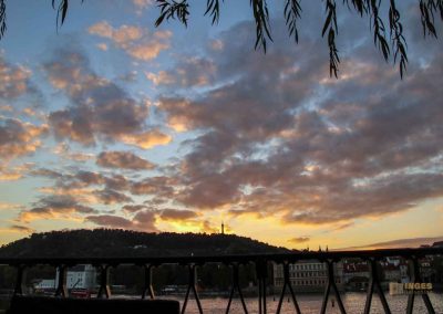 sonnenuntergang überm berg petrin in prag 0059