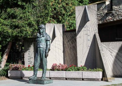 statue Štefánik vor observatorium berg petrin prag 6026