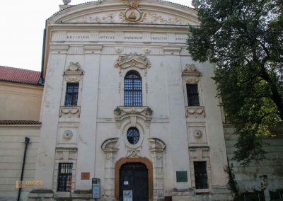Die Bibliothek im Kloster Strahov (Strahovská knihovna) in Prag 1 bibliothek aussen kloster strahov prag 0212