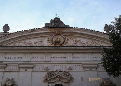 Die Bibliothek im Kloster Strahov (Strahovská knihovna) in Prag 2 bibliothek aussen kloster strahov prag 0214