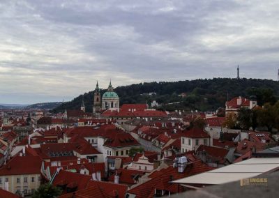 Die Prager Burg (Pražský hrad) 122 blick auf prager kleinseite und berg petrin 2050