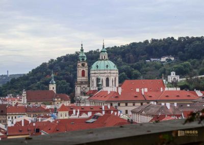 Die Prager Burg (Pražský hrad) 123 blick auf st.nikolaus-kirche prager kleinseite 2028