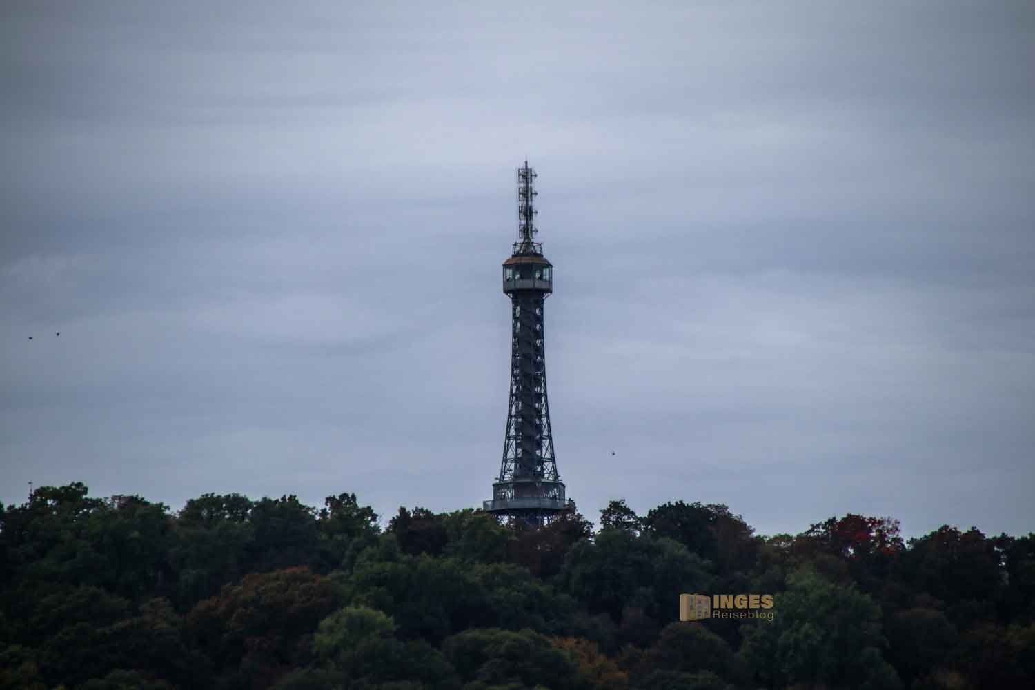 blick vom fuerstenberg garten zum aussichtsturm petrin in prag 1945 blick vom fuerstenberg garten zum aussichtsturm petrin in prag 1945