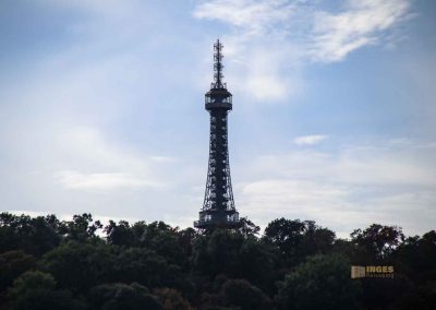 Die Prager Burg (Pražský hrad) 124 blick von prager burg auf den aussichtsturm petrin 2198