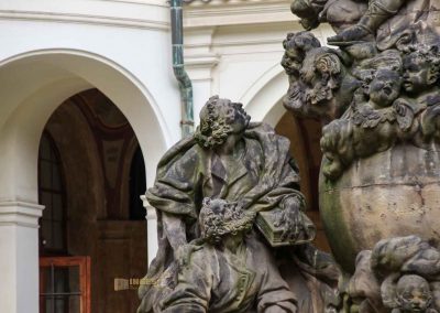 brunnen maria himmelfahrt innenhof prager loreto 1041