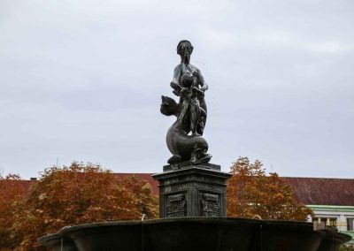 brunnen venus mit amor im waldstein-garten in prag 1587