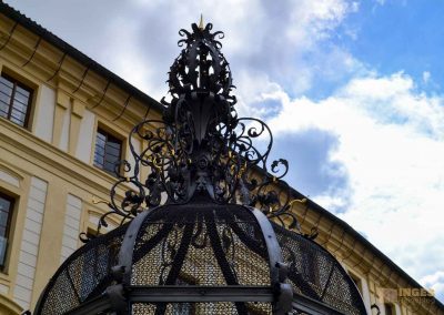 Die Prager Burg (Pražský hrad) 36 brunnen zweiter burghof prager burg 0219