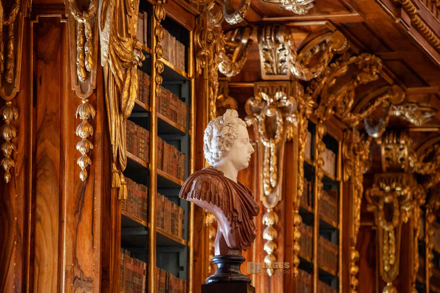 buecherschrank maria luise philosophischer saal kloster strahov 0499 buecherschrank maria luise philosophischer saal kloster strahov 0499