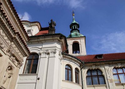 In der Christ-Geburt-Kirche im Prager Loreto (Pražská Loreta) 3 christ geburt kirche außen prager loreto 0782