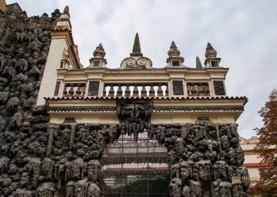 grotte und voliere im waldstein-garten in prag 1703