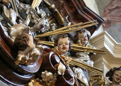 Die Kreuzgang-Kapellen im Prager Loreto (Pražská Loreta) 47 kapelle der schmerzensreichen muttergottes altar hl. kuemmernis prager loreto 1030