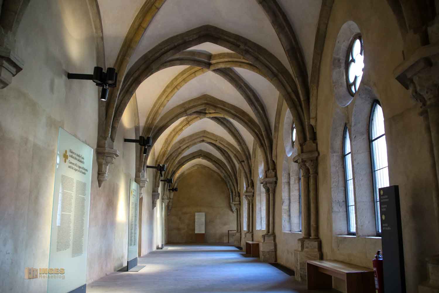 kreuzgang agneskloster prag 9024 kreuzgang agneskloster prag 9024