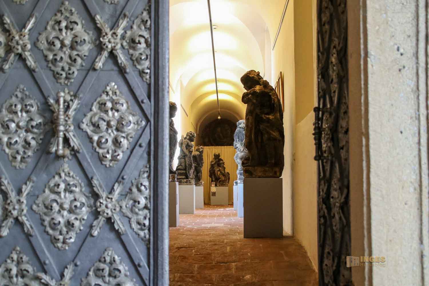 originalstatuen im kreuzgang prager loreto 0605