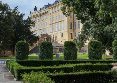 Die Prager Burg (Pražský hrad) 114 paradiesgarten und regierungsgebaeude prager burg 2271