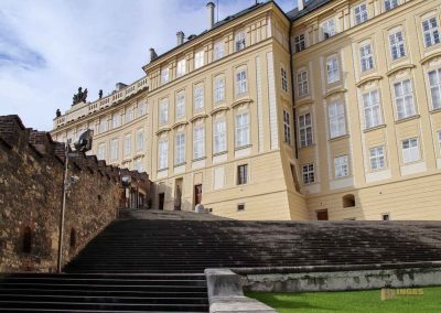 Die Prager Burg (Pražský hrad) 118 paradiesgarten und regierungsgebaeude prager burg 2324