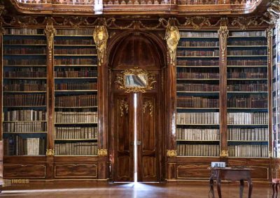 Die Bibliothek im Kloster Strahov (Strahovská knihovna) in Prag 7 philosophischer saal bibliothek kloster strahov prag 0255
