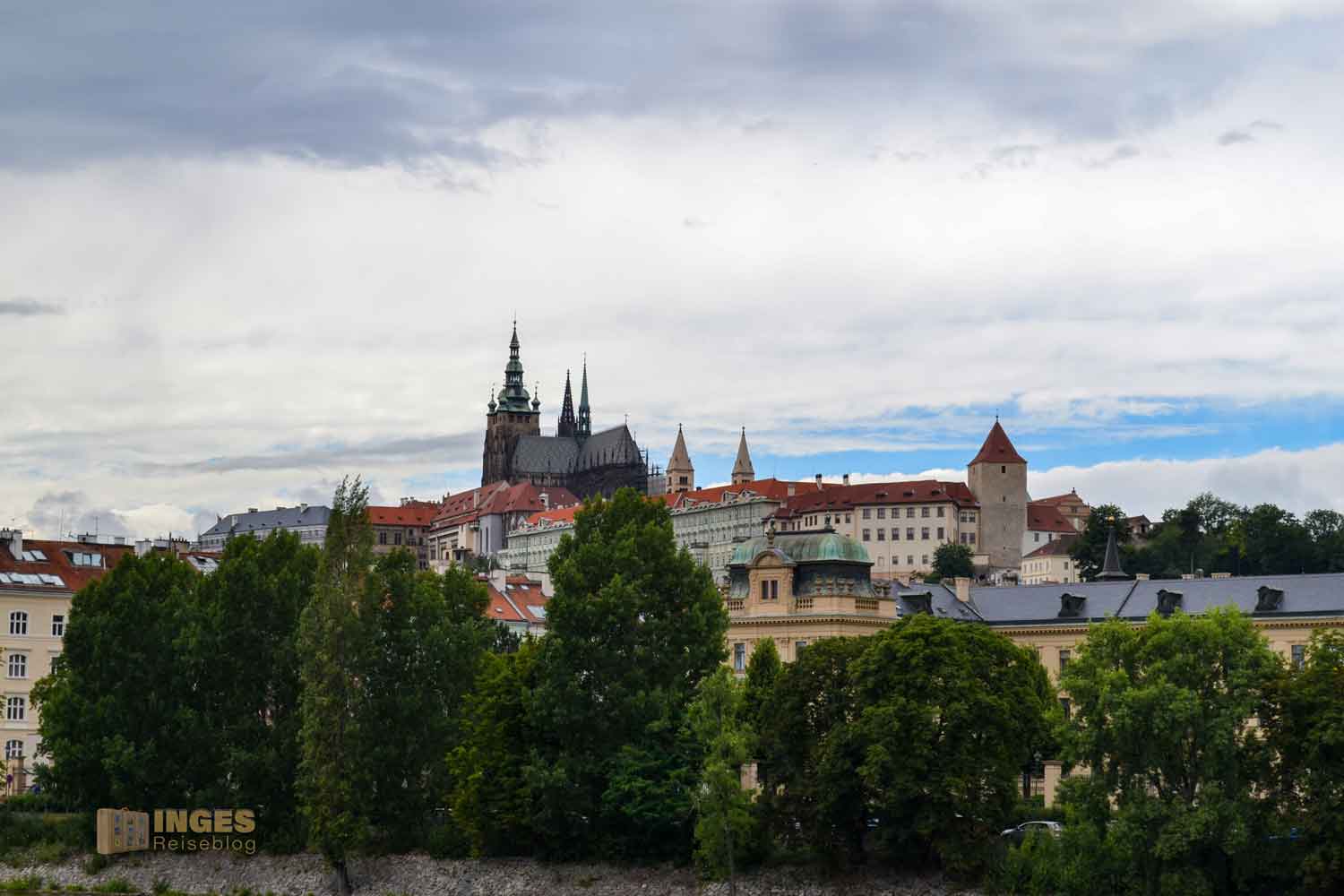 schwarze turm in der prager burg 0408 schwarze turm in der prager burg 0408