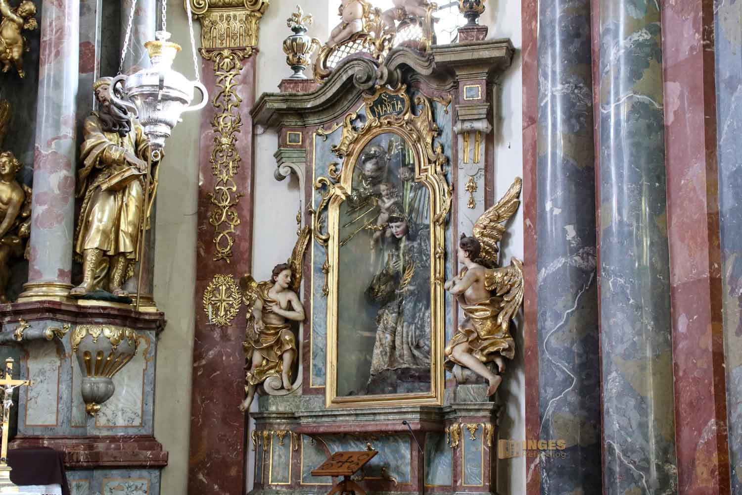 seitenaltar christ-geburt-kirche prager loreto 0869 seitenaltar christ-geburt-kirche prager loreto 0869