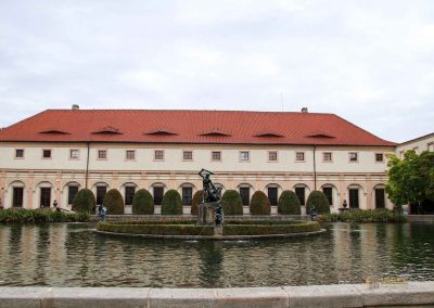 Die Prager Kleinseite (Malá Strana) kompakt - Ostteil 1 teich im waldsteingarten in prag 1320