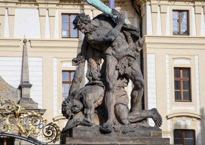 Die Prager Burg (Pražský hrad) 18 tor der giganten prager burg 2409