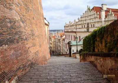 Die Prager Burg (Pražský hrad) 9 treppenweg zur prager burg von der kleinseite 2701