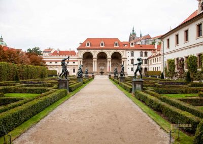 Die Prager Kleinseite (Malá Strana) kompakt - Ostteil 3 waldsteingarten prag mit den figuren aus der griechischen mythologie 0067