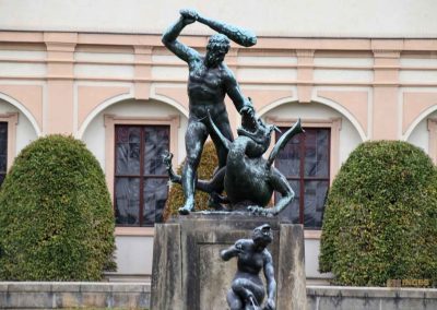 wallensteingarten prag brunnen herkules mit lindwurm 1324