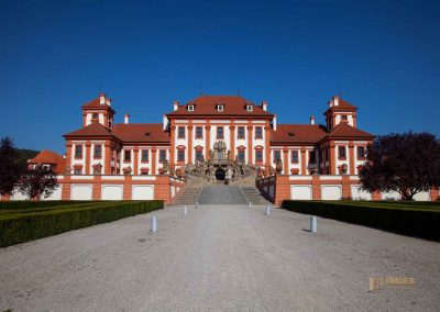 blick auf schloss troja prag vom schlossgarten 0238