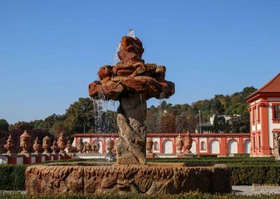 brunnen oberer garten von schloss troja in prag 5452