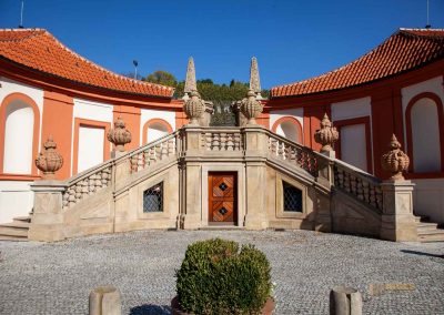 freitreppe nordseite schloss troja prag 0016