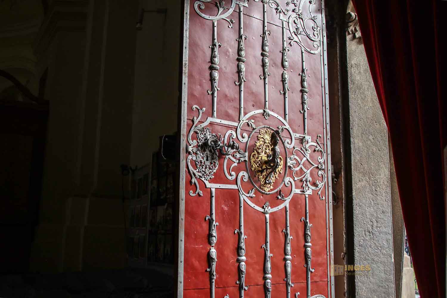 kirchentuere st nikolaus kirche prager altstadt 8634 kirchentuere st nikolaus kirche prager altstadt 8634