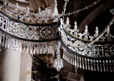 In der St. Nikolaus-Kirche in der Prager Altstadt 9 kristall-leuchter st nikolaus-kirche prager altstadt 0377