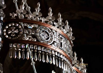 In der St. Nikolaus-Kirche in der Prager Altstadt 11 kristall-leuchter st nikolaus-kirche prager altstadt 0387