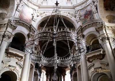 In der St. Nikolaus-Kirche in der Prager Altstadt 5 kristall-leuchter st nikolaus-kirche prager altstadt 8568
