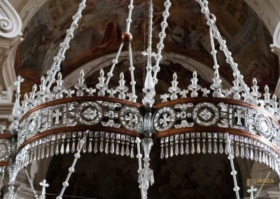 In der St. Nikolaus-Kirche in der Prager Altstadt 8 kristall-leuchter st nikolaus-kirche prager altstadt 8582