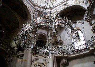 In der St. Nikolaus-Kirche in der Prager Altstadt 6 kristall-leuchter st nikolaus-kirche prager altstadt 8629