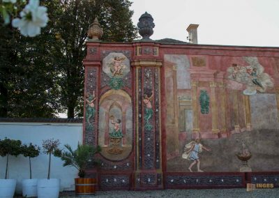 wand beim sommertheater im garten von schloss troja prag 5906