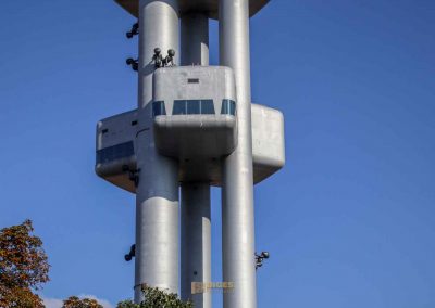 die babys am prager fernsehturm zizkov 3142
