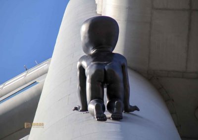 die babys am prager fernsehturm zizkov 3311