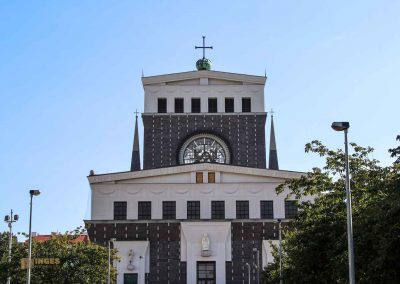 kirche des heiligsten herzen jesu prag zizkov 3054