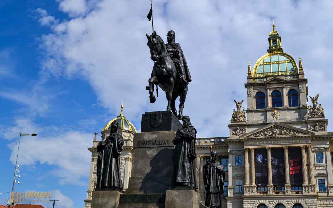 Das Wenzelsdenkmal (Pomník svatého Václava) in Prag