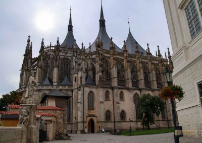 aussenansicht dom der hl. barbara kutna hora 7380
