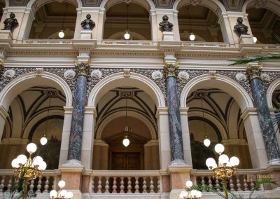 Im Nationalmuseum (Národní muzeum) in Prag 53 beruehmte persoenlichkeiten treppenhaus nationalmuseum prag 0915