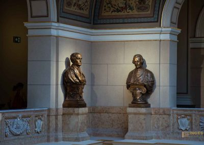 Im Nationalmuseum (Národní muzeum) in Prag 56 beruehmte persoenlichkeiten treppenhaus nationalmuseum prag 0090