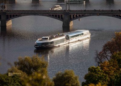 blick vom letna park in prag auf die moldau 0096