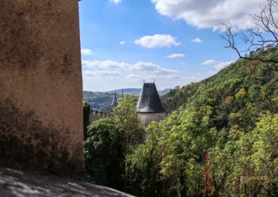 brunnenturm burg karlstein tschechien 3464