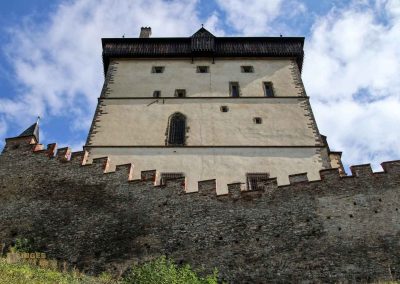 großer turm burg karlstein tschechien 3451